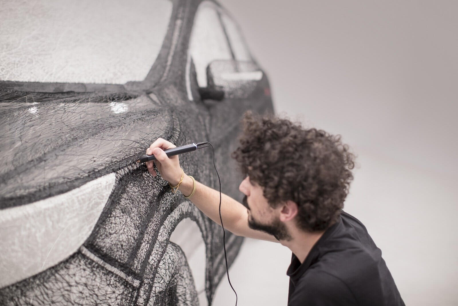 Художники «нарисовали» 3D-ручками полноразмерую скульптуру кроссовера Nissan Qashqai - 1
